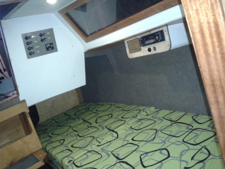 Plachetnice SASANKA salon lůžko levobok